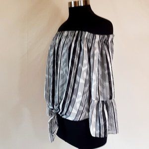 Roz & Ali Off The Shoulder Blouse